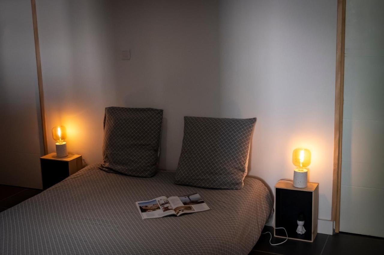 Superbe Appartement Avec Patio Nîmes Exterior foto